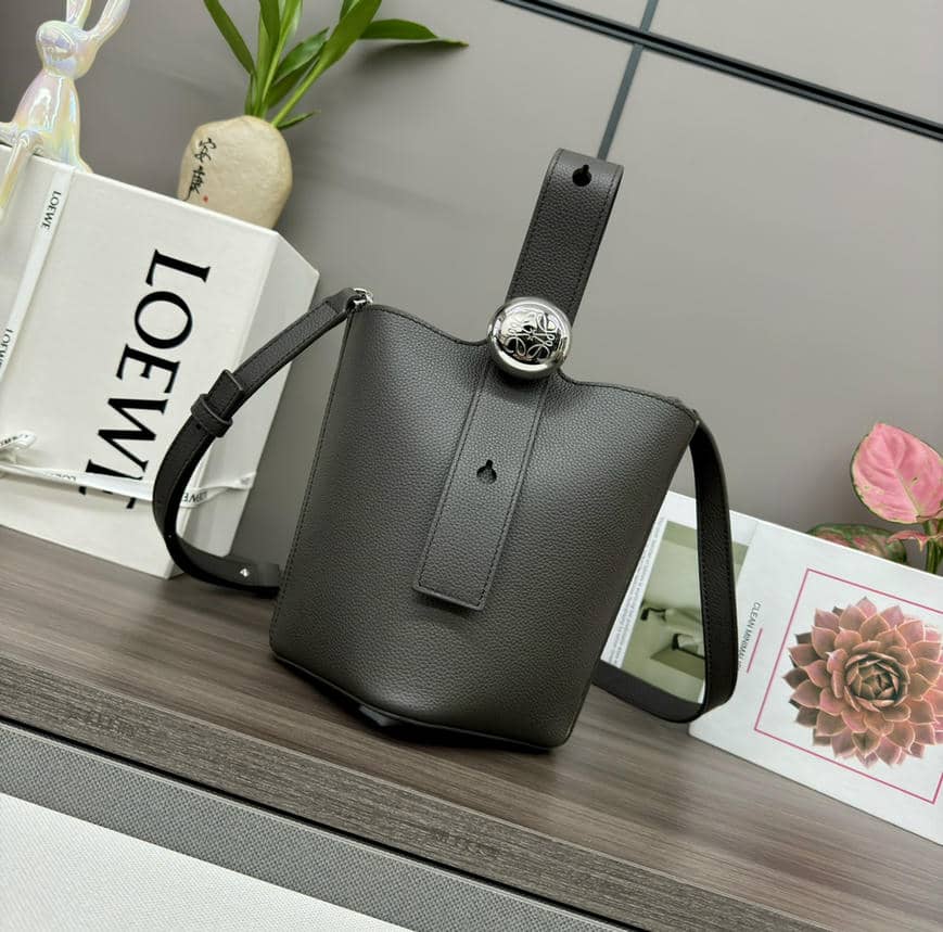 0020-New Pebble Bucket